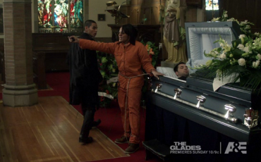 Nesvakidašnji prizor, zatvorenica koristi sahranu za bijeg