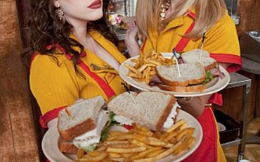 2 Broke Girls